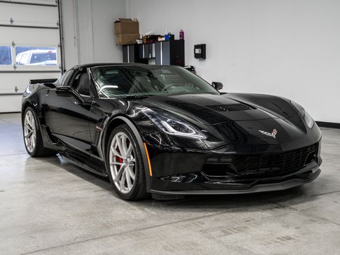 Used 2019 Chevrolet Corvette Grand Sport RWD image 3