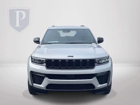 New 2026 Jeep Grand Cherokee Limited w/ Limited Altitude Package AWD/4WD image 2