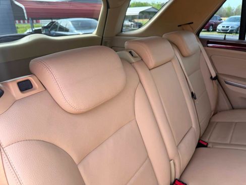 Used 2010 Mercedes-Benz ML 350 2WD image 28