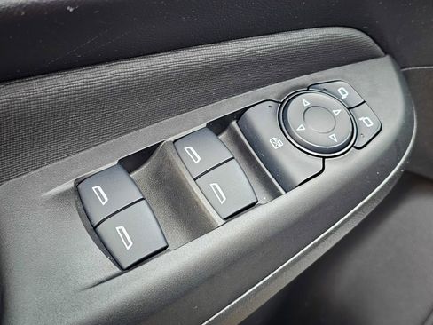 Used 2025 Buick Envista Preferred image 11