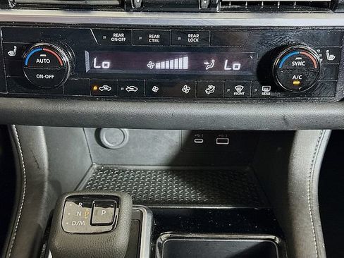 Used 2025 Nissan Pathfinder SV FWD image 16