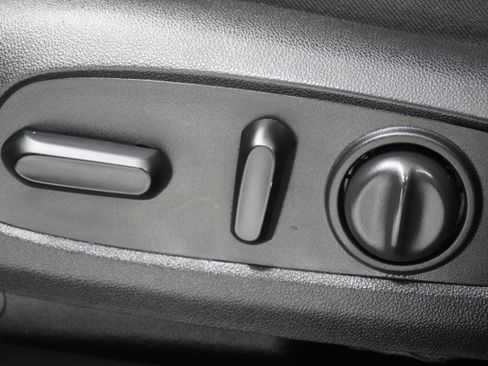 Used 2020 Chevrolet Traverse LT FWD image 17