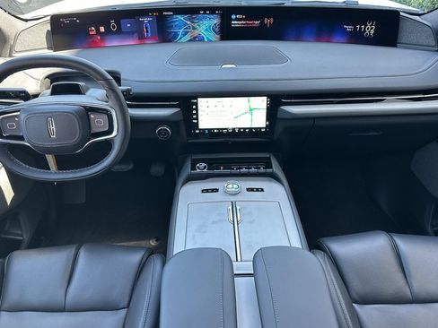 New 2026 Lincoln Navigator Reserve w/ Jet Appearance Package AWD/4WD image 12