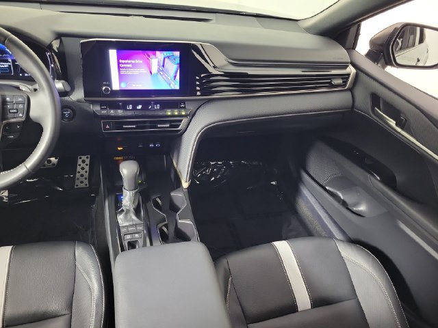 Used 2025 Toyota Camry SE w/ Convenience Package FWD image 17