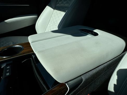 Used 2026 Cadillac Escalade Platinum Sport w/ LPO, Floor Liner Package RWD image 24