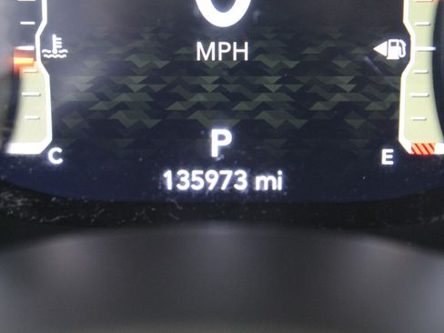 Used 2018 Jeep Wrangler Unlimited Sahara AWD/4WD image 33