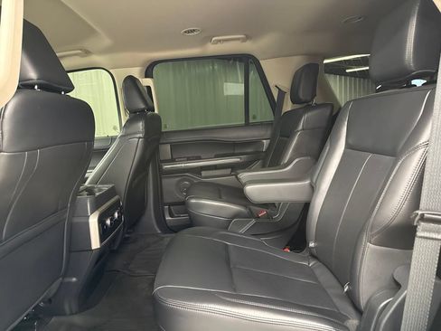 Used 2024 Ford Expedition XLT RWD image 10