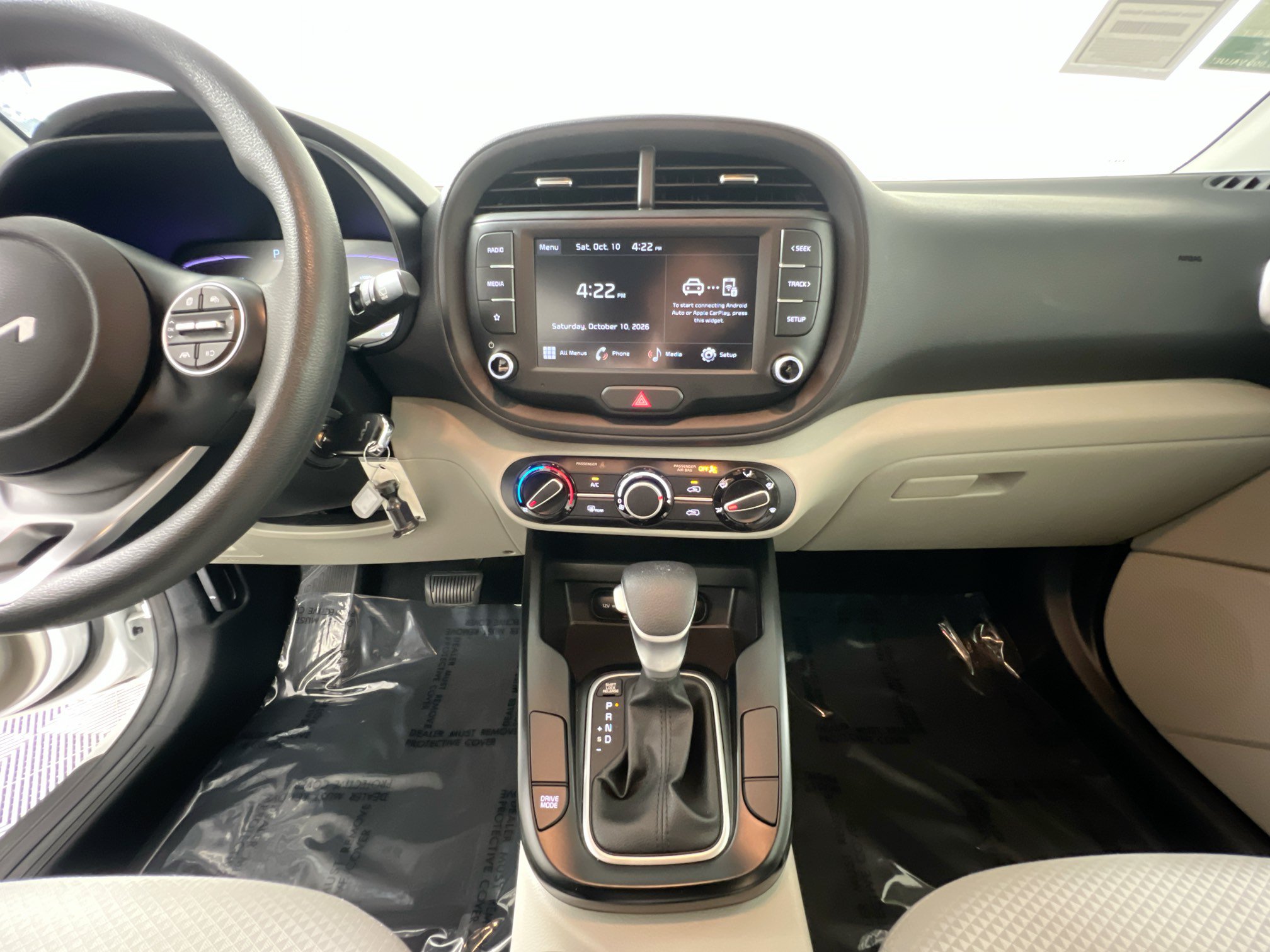 Used 2025 Kia Soul LX w/ LX Technology Package FWD image 25