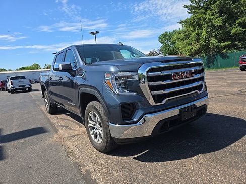 Used 2020 GMC Sierra 1500 SLE w/ SLE Value Package AWD/4WD image 4
