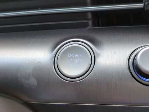 Used 2025 Hyundai Kona SEL AWD/4WD image 25