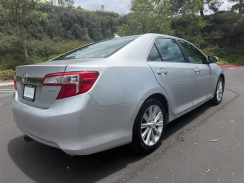 Used 2012 Toyota Camry XLE FWD image 5