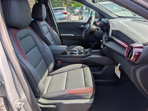 New 2026 Chevrolet Equinox RS w/ Safety and Technology Package AWD/4WD image 8