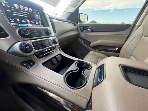 Used 2019 GMC Yukon XL SLT w/ Premium Edition RWD image 10