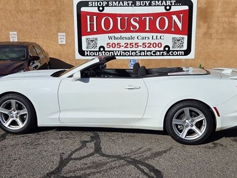 Used 2020 Chevrolet Camaro LT image 1