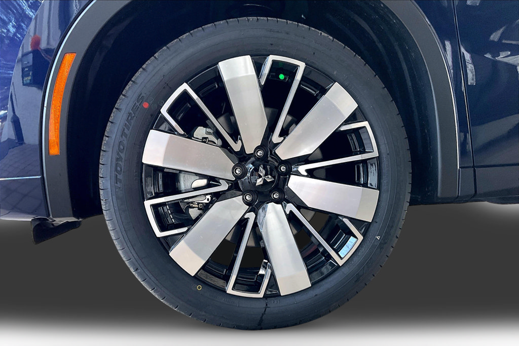 New 2026 Mitsubishi Outlander SEL FWD image 12