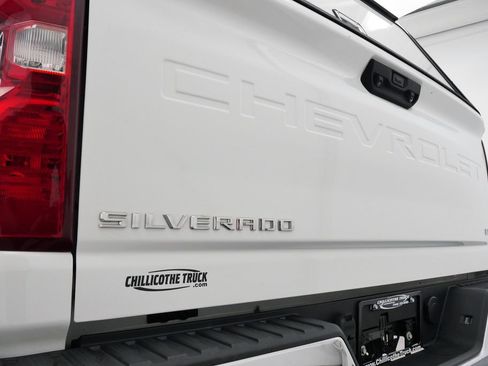 Used 2021 Chevrolet Silverado 2500 LT w/ Convenience Package AWD/4WD image 9