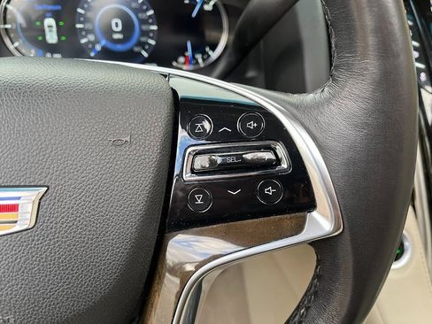Used 2020 Cadillac Escalade ESV Premium Luxury image 15