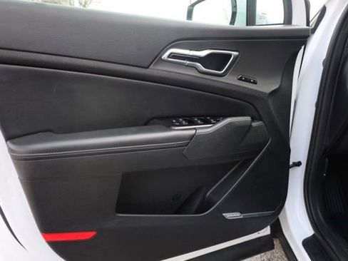 Used 2023 Kia Sportage SX image 20