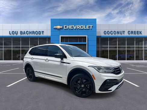 Used 2023 Volkswagen Tiguan SE R-Line FWD image 1