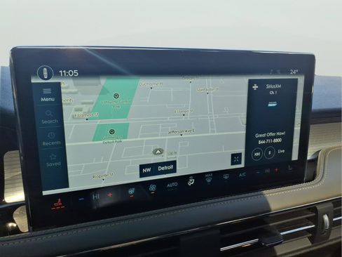 Used 2024 Lincoln Corsair AWD w/ Equipment Group 101A image 18