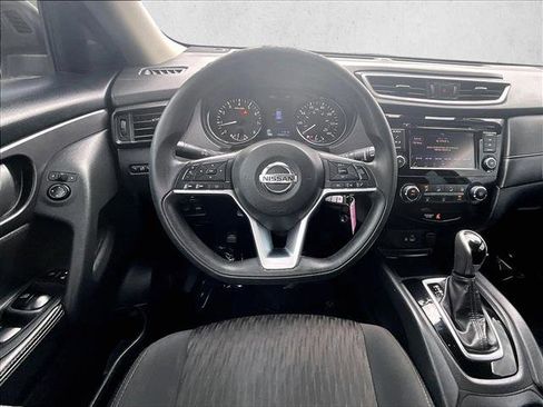 Used 2020 Nissan Rogue S FWD image 7