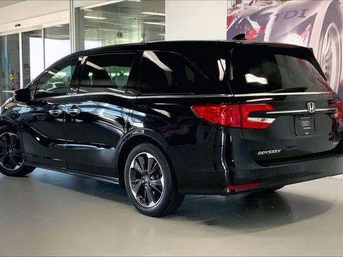 Used 2023 Honda Odyssey Elite image 4