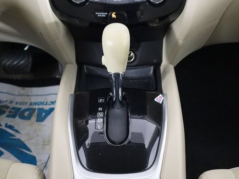 Used 2015 Nissan Rogue SV w/ SV Premium Package FWD image 25