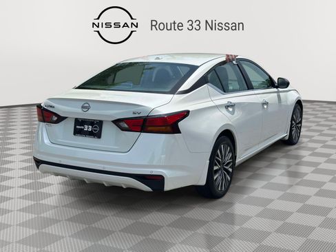 Used 2024 Nissan Altima 2.5 SV FWD image 4