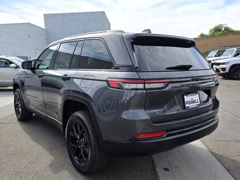 New 2025 Jeep Grand Cherokee Altitude image 3