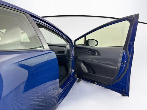 Used 2025 Toyota Prius LE FWD image 30