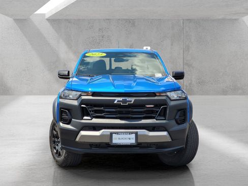 Used 2023 Chevrolet Colorado Trail Boss w/ Advanced Trailering Package AWD/4WD image 3