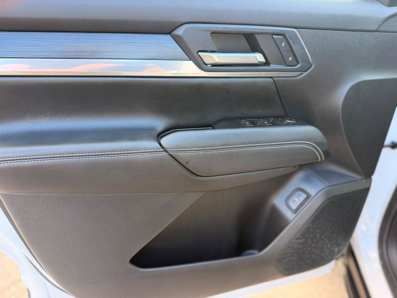 Used 2026 GMC Terrain Elevation w/ Elevation Premium Package FWD image 26