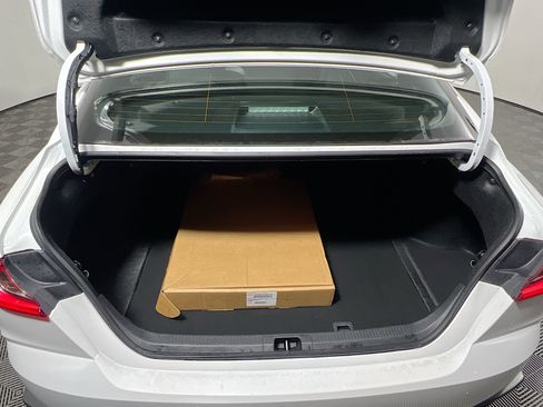 Used 2025 Toyota Camry SE image 34