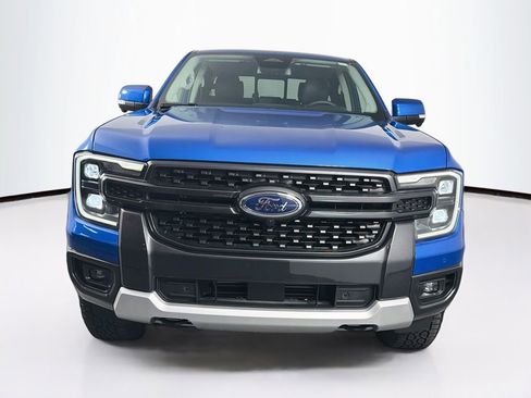 Used 2025 Ford Ranger Lariat w/ FX4 Off-Road Package AWD/4WD image 2
