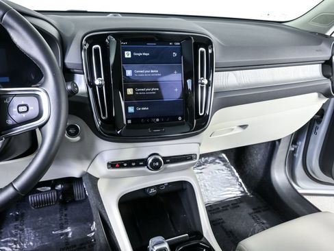 Certified 2025 Volvo XC40 B5 Plus image 14