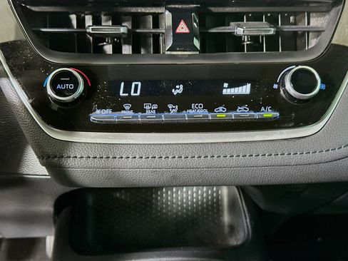 Used 2022 Toyota Corolla SE FWD image 23