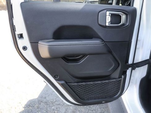 Used 2022 Jeep Wrangler Unlimited Sahara w/ Cold Weather Group image 26