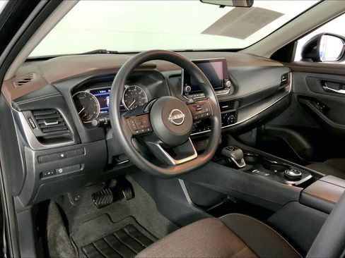 Used 2023 Nissan Rogue SV AWD/4WD image 14