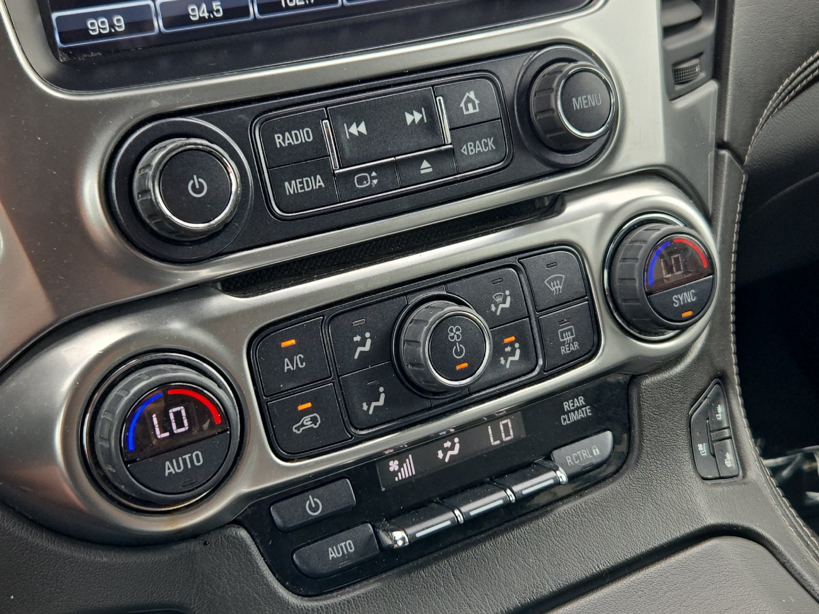 Used 2020 Chevrolet Suburban Premier RWD image 20