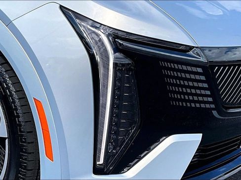 Certified 2025 Cadillac Escalade IQ Sport 2 AWD/4WD image 31