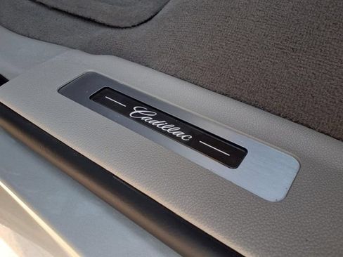 Used 2016 Cadillac Escalade Premium AWD/4WD image 17
