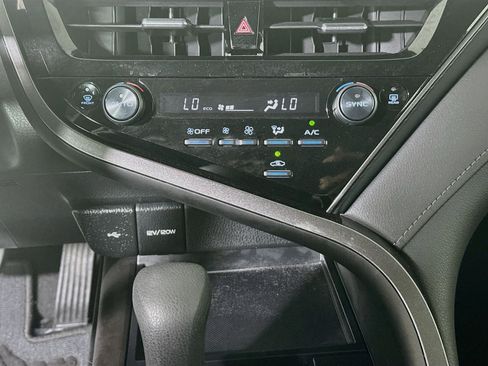 Used 2024 Toyota Camry LE FWD image 22