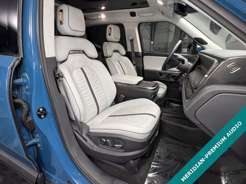 Used 2022 Rivian R1T Adventure image 4