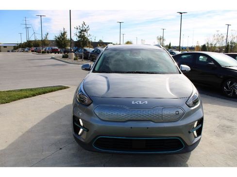 Used 2022 Kia Niro EX w/ Cold Weather Package image 4