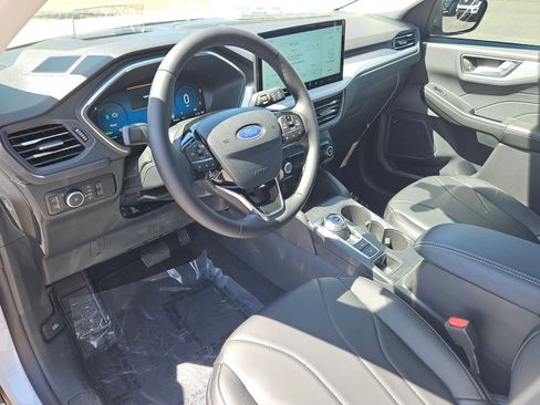New 2025 Ford Escape SE w/ PHEV Premium Package image 8