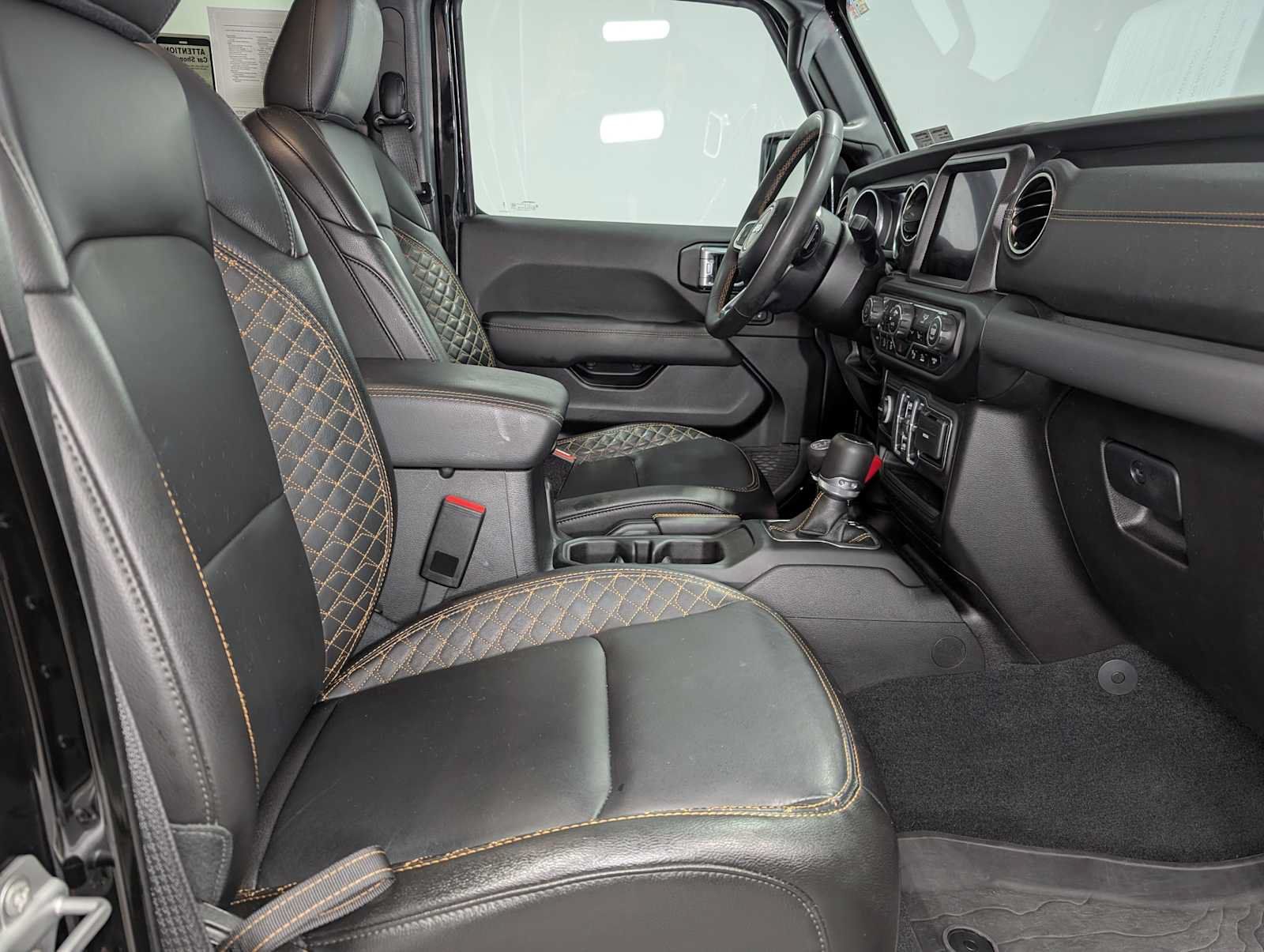 Used 2023 Jeep Gladiator Overland AWD/4WD image 41