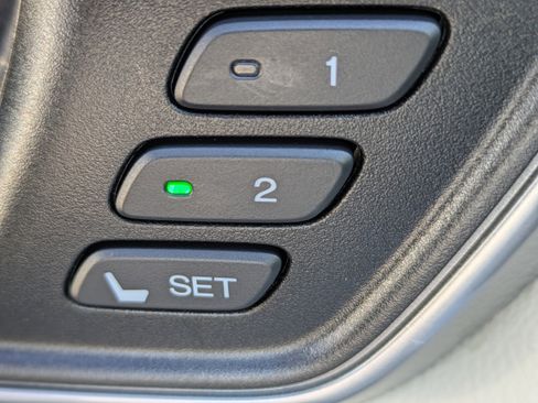 Used 2017 Honda CR-V Touring image 16