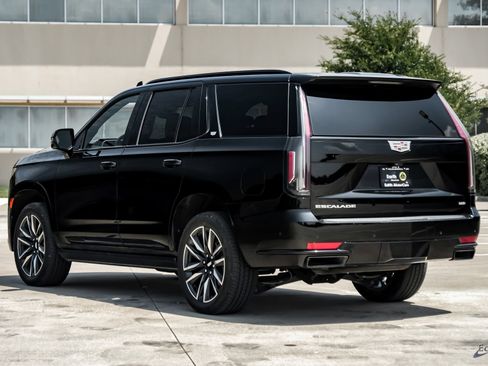 Used 2023 Cadillac Escalade Sport Platinum AWD/4WD image 10