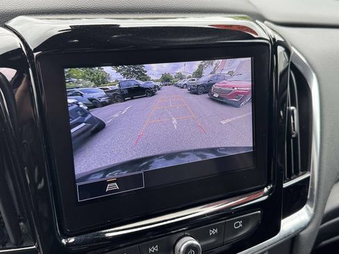 Used 2023 Chevrolet Traverse LT FWD image 31