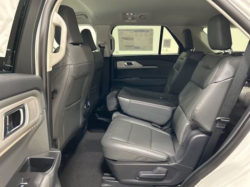 New 2026 Ford Explorer Active image 26